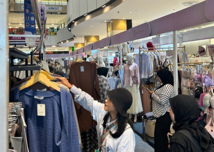 Mal Ramai Tapi Toko Sepi! Fenomena Rojali-Rohana Pertanda Bahaya Ekonomi?